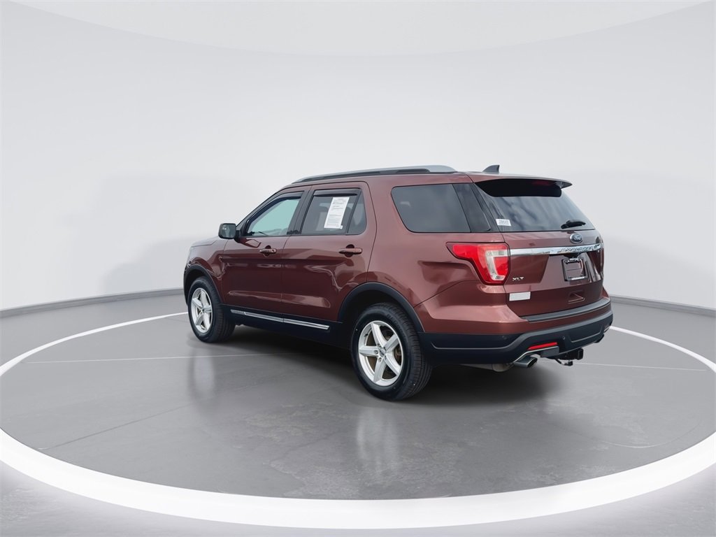 Used 2018 Ford Explorer XLT image 6