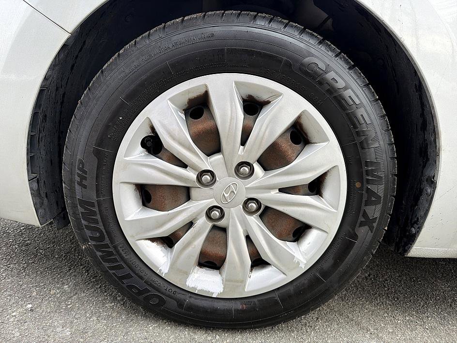 Used 2020 Hyundai Accent SE image 8