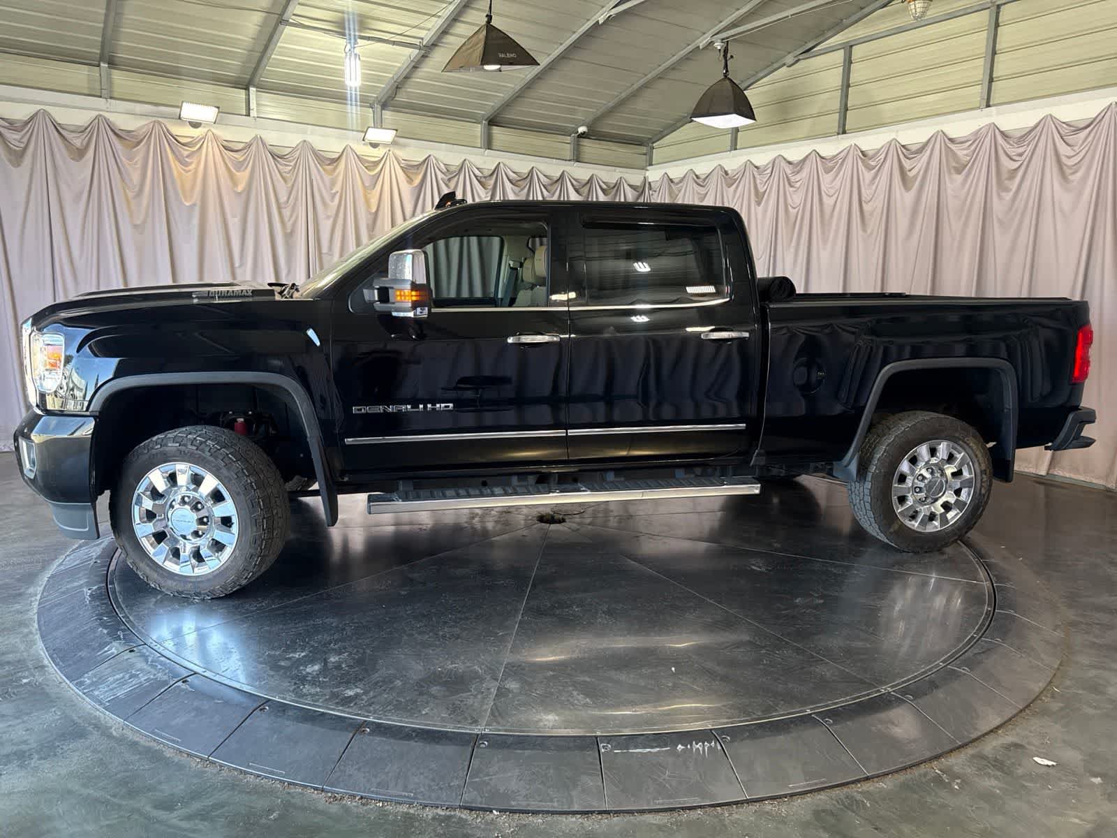 Used 2018 GMC Sierra 2500 Denali w/ Duramax Plus Package AWD/4WD image 8
