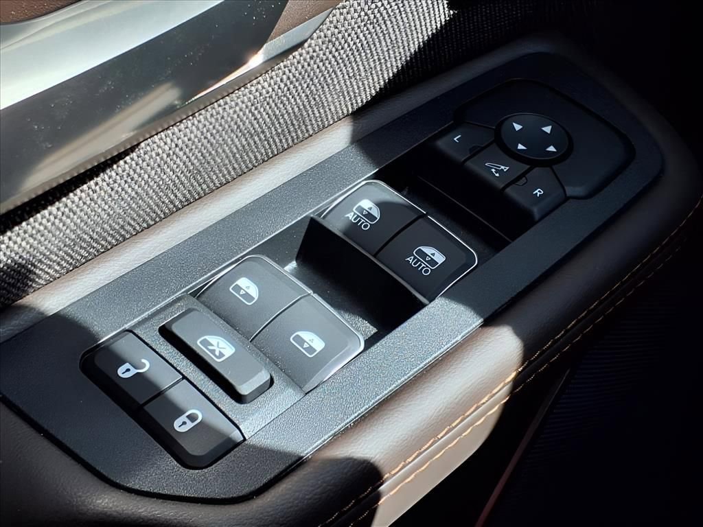 New 2025 RAM 1500 Limited image 18