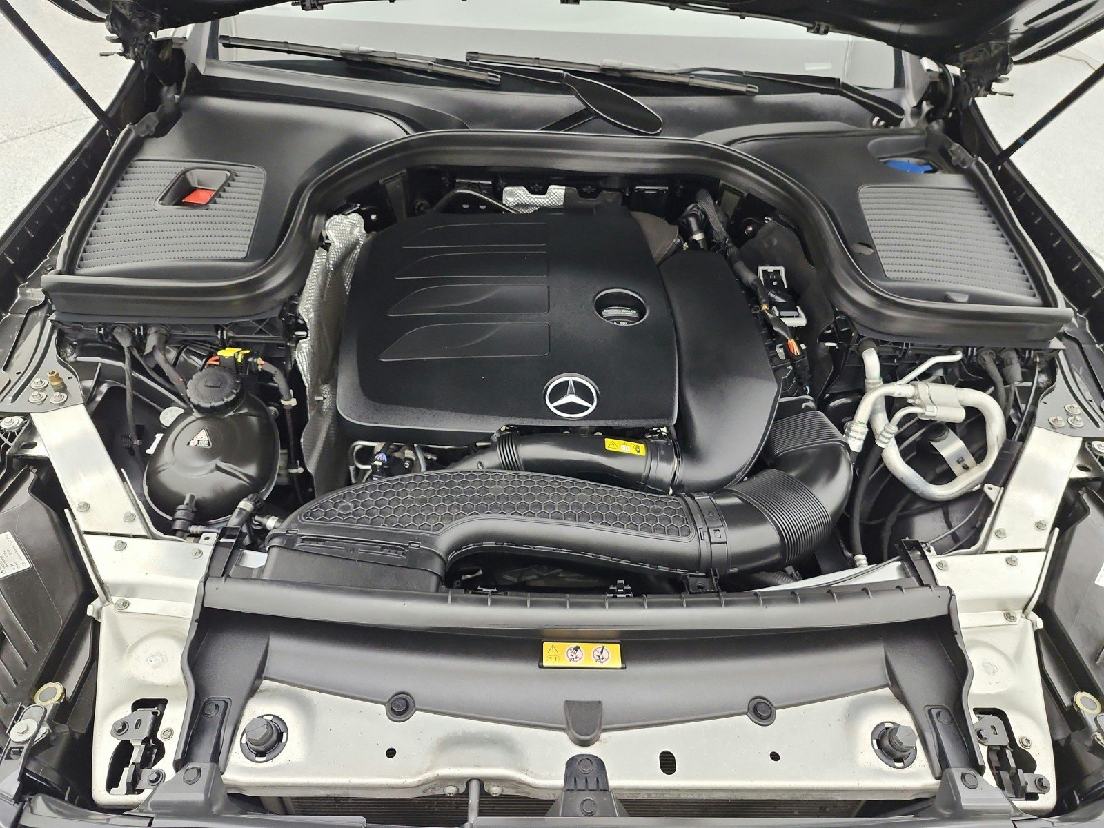 Used 2022 Mercedes-Benz GLC 300 image 16