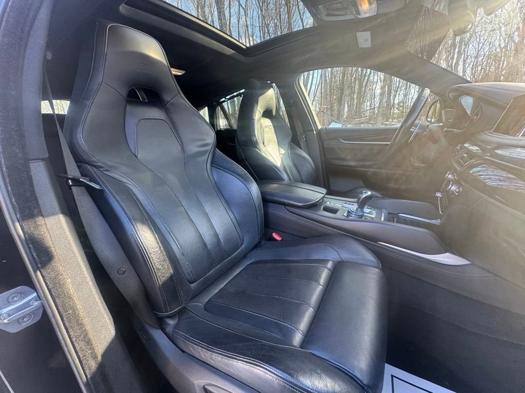 Used 2018 BMW X6 M image 25