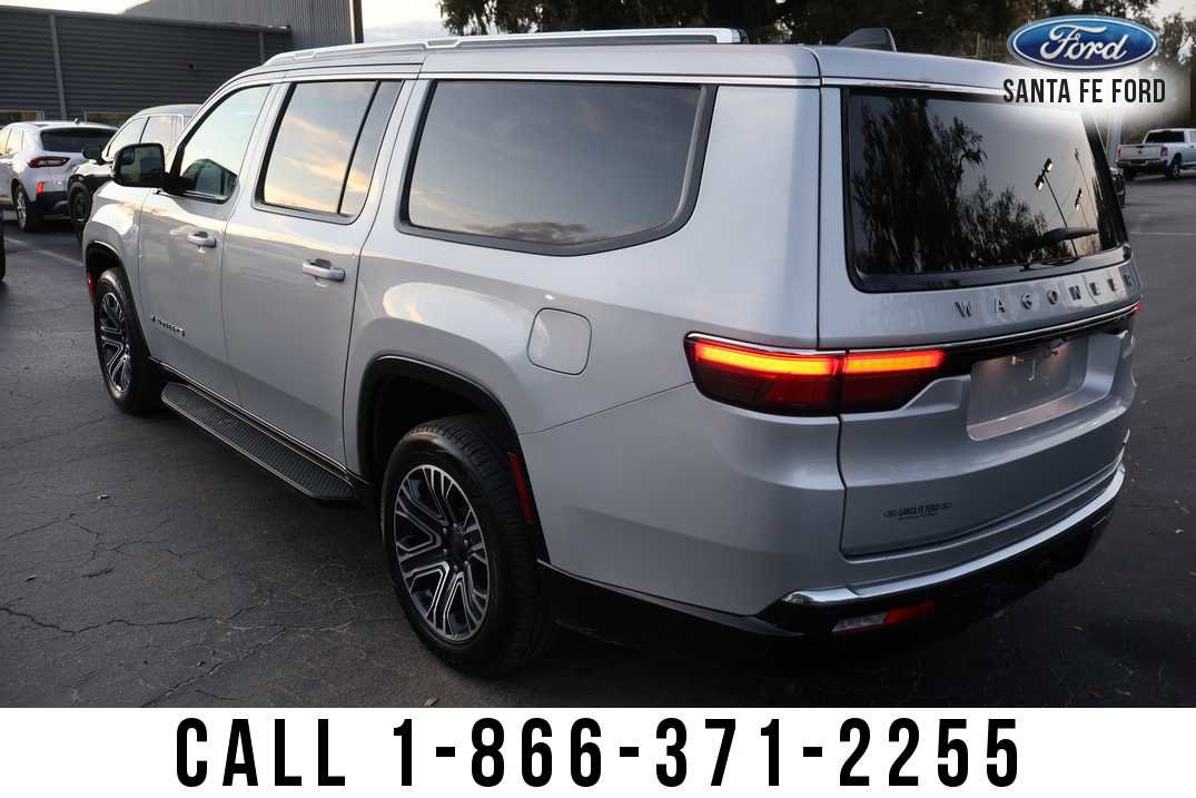 Used 2024 Jeep Wagoneer L Series II w/ Flexible Seating Group AWD/4WD image 3