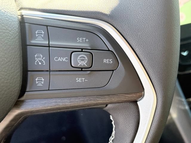 New 2026 Jeep Grand Cherokee Limited w/ Luxury Tech Group II AWD/4WD image 19