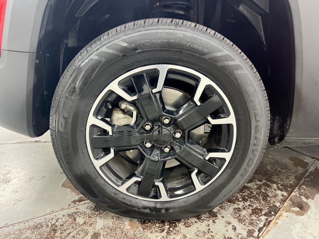 Used 2023 Jeep Renegade Trailhawk AWD/4WD image 27