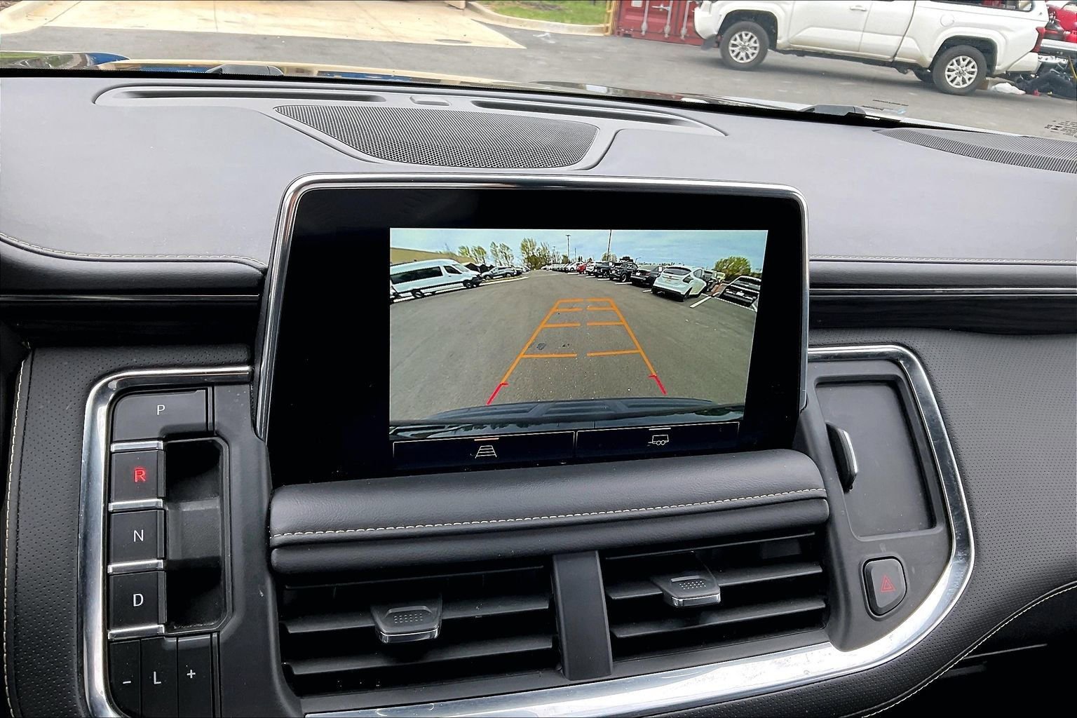 Used 2024 GMC Yukon XL SLT image 14
