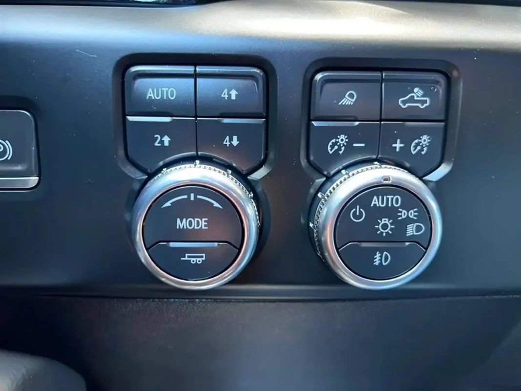 Used 2024 GMC Sierra 1500 AT4X AWD/4WD image 34