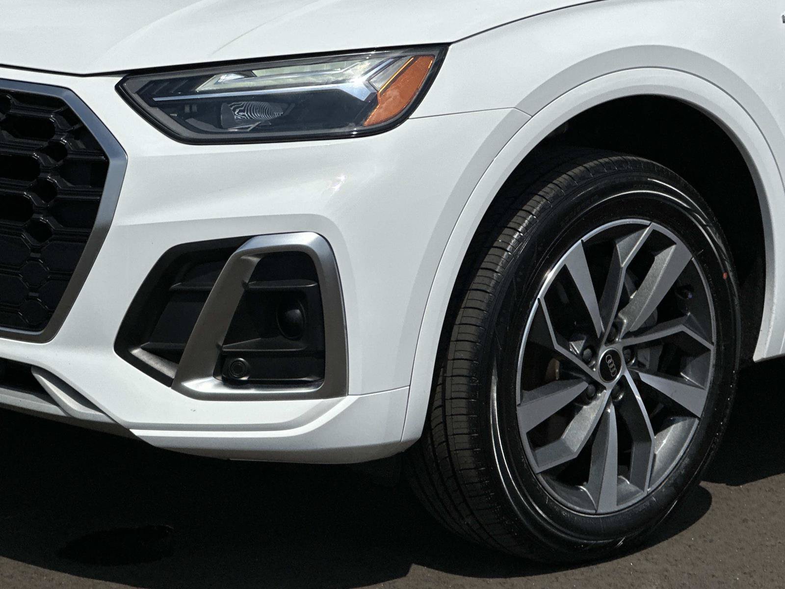 Used 2023 Audi Q5 2.0T Premium Plus w/ Premium Plus Package AWD/4WD image 7