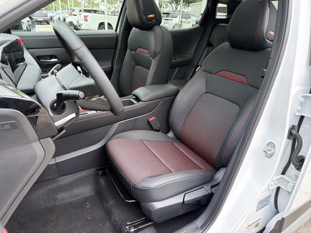 New 2026 Nissan Kicks SR w/ SR Premium Package FWD image 29