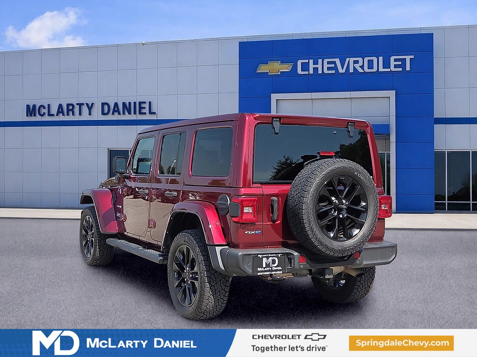 Used 2021 Jeep Wrangler Unlimited Sahara w/ Cold Weather Group AWD/4WD image 4