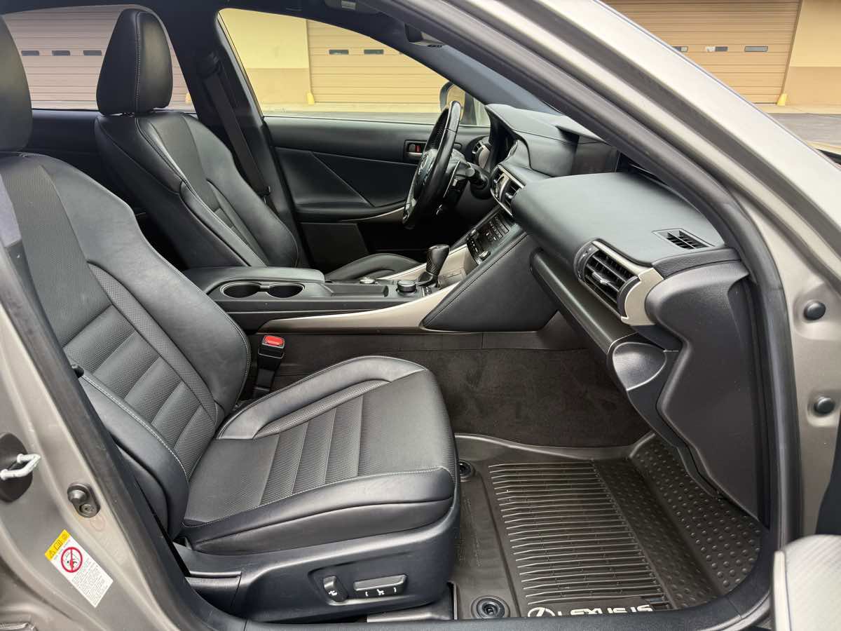 Used 2017 Lexus IS 200t F Sport w/ F Sport Package RWD image 19