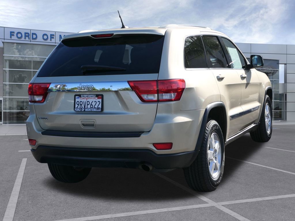 Used 2011 Jeep Grand Cherokee Laredo image 4