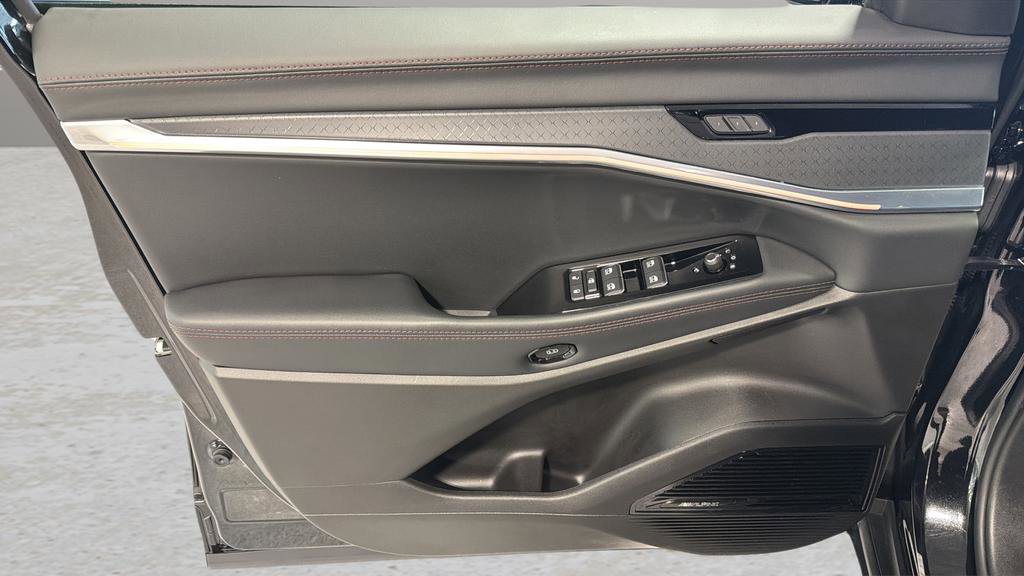 Used 2025 Jeep Wagoneer S Limited image 10