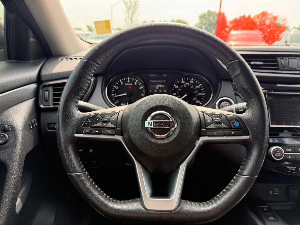 Used 2019 Nissan Rogue SV w/ Premium Package FWD image 12