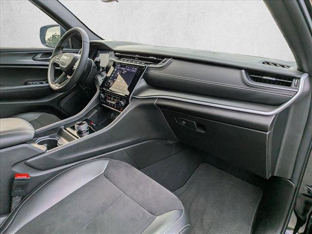 Used 2024 Jeep Grand Cherokee Altitude RWD image 22