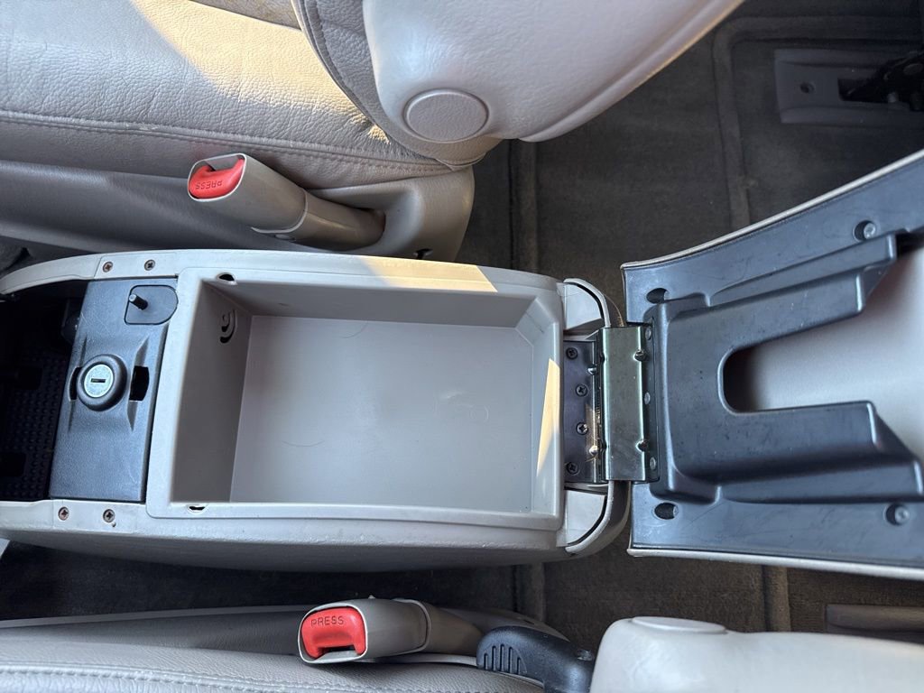 Used 2003 Chrysler Town & Country Limited AWD/4WD image 26