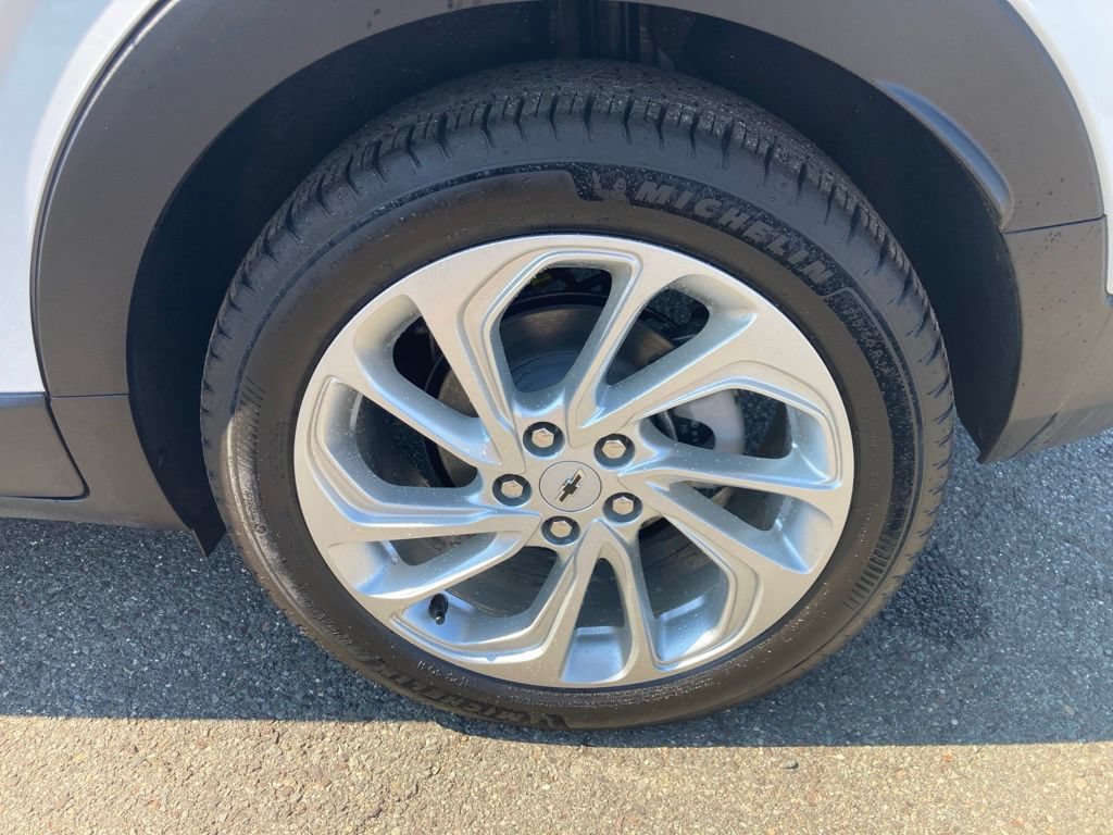 Used 2027 Chevrolet Bolt LT w/ Comfort Package FWD image 34