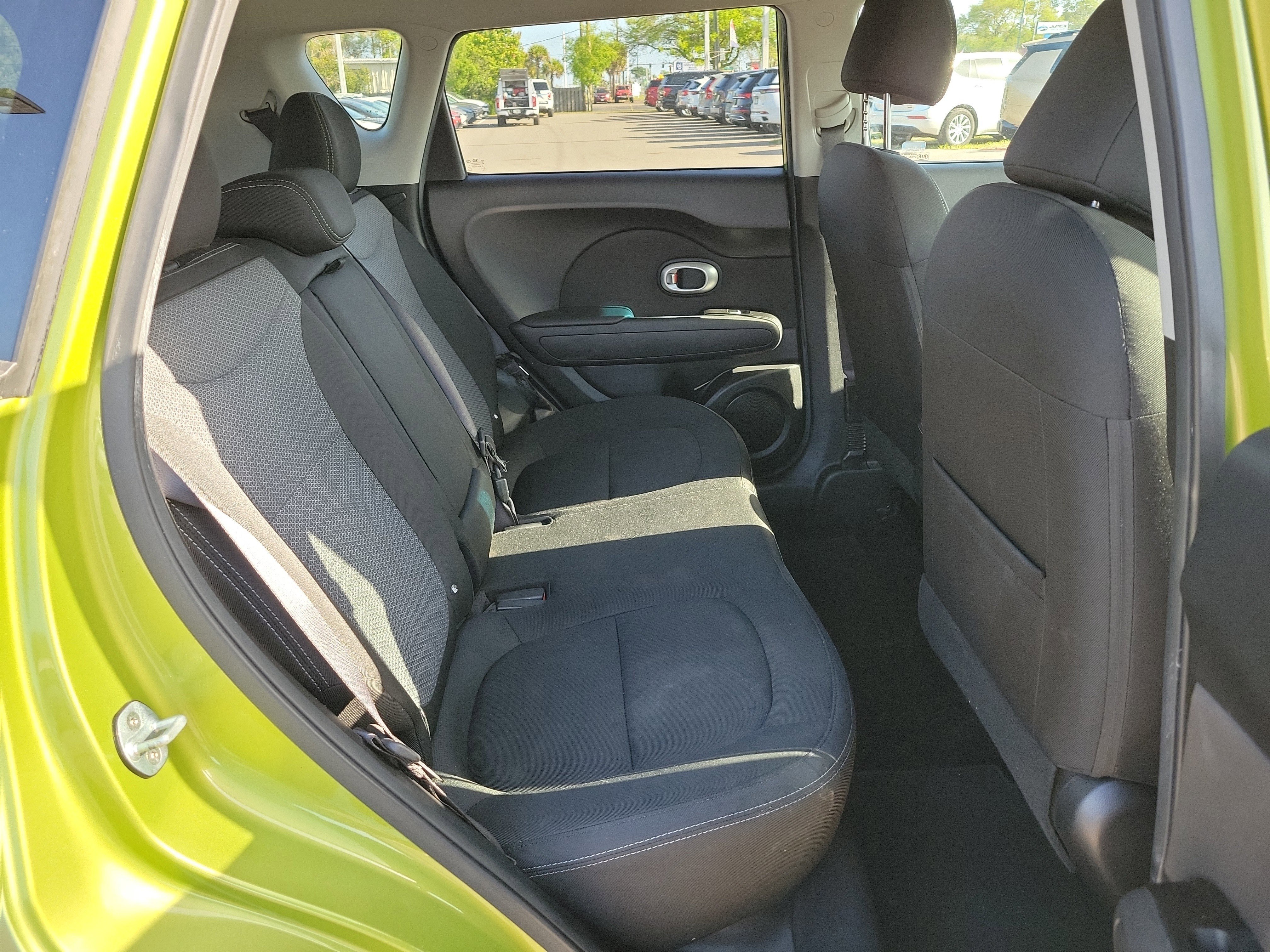 Used 2018 Kia Soul + image 12
