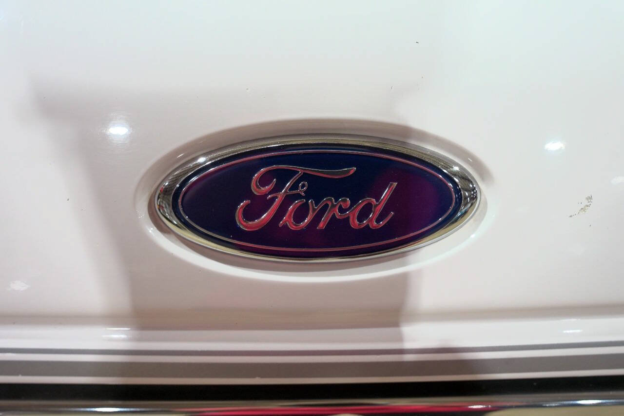 Used 1999 Ford E-150 and Econoline 150 RWD image 18
