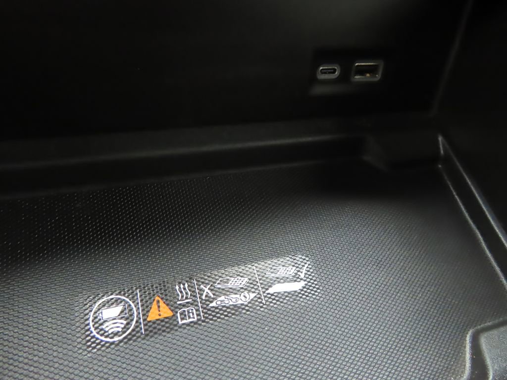 Certified 2025 GMC Yukon AT4 w/ AT4 Premium Package image 10