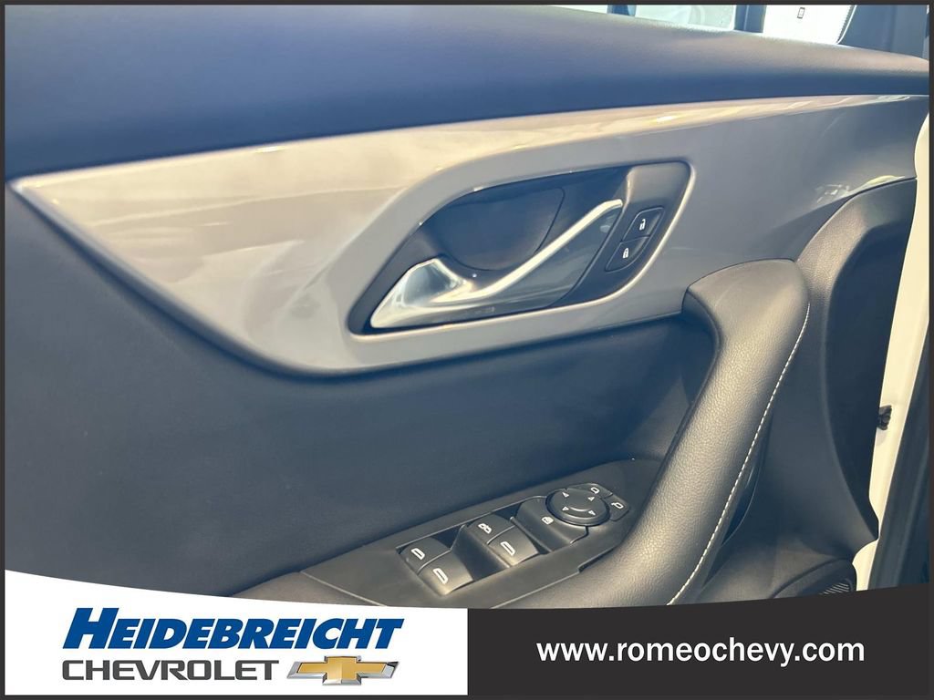 Used 2024 Chevrolet Blazer LT w/ Convenience Package AWD/4WD image 11