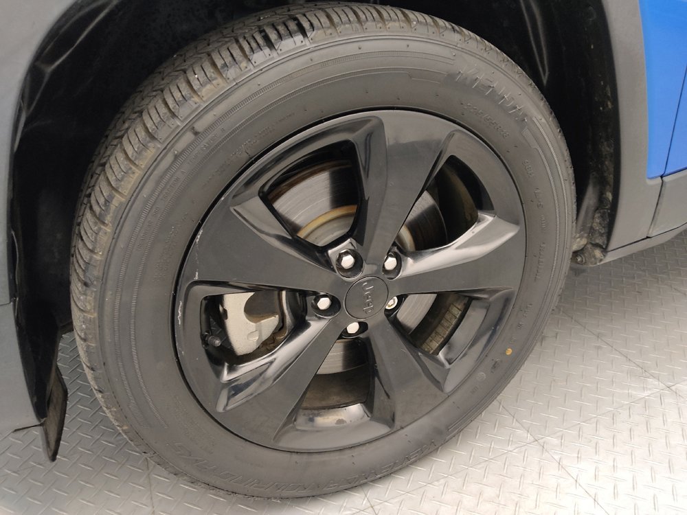Used 2021 Jeep Cherokee Latitude Plus FWD image 31