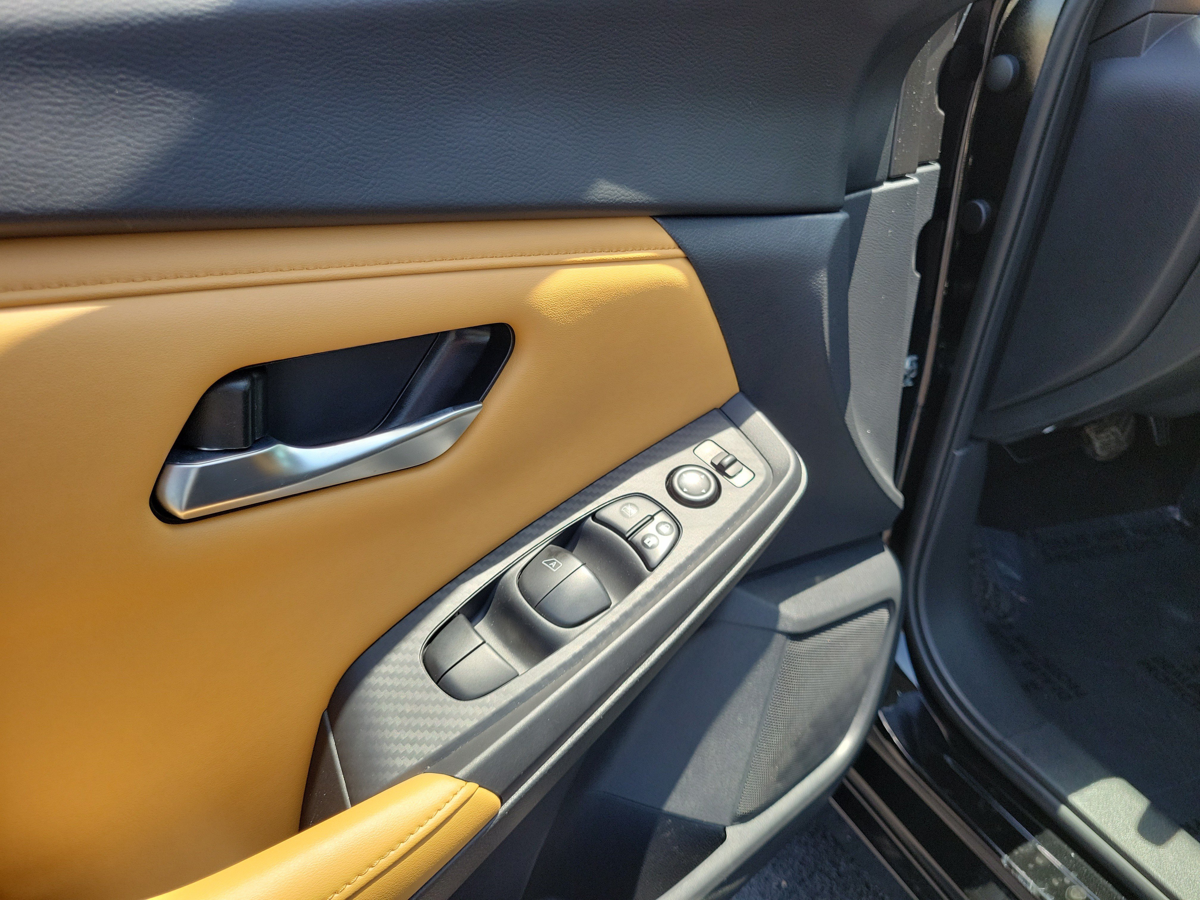 Certified 2023 Nissan Sentra SV w/ SV Premium Package FWD image 18