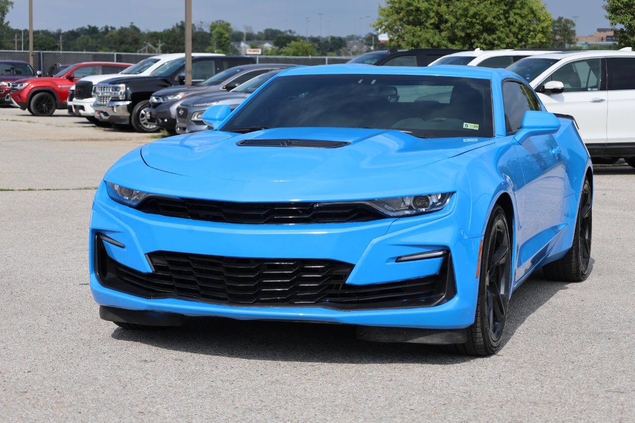 Used 2022 Chevrolet Camaro LT w/ Technology Package image 6