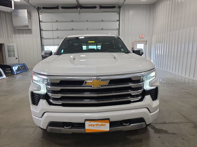 Used 2024 Chevrolet Silverado 1500 High Country w/ Technology Package AWD/4WD image 3