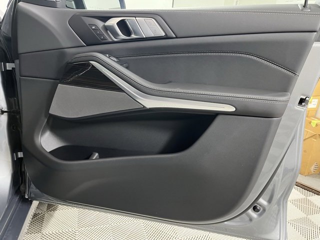 New 2026 BMW X7 xDrive40i w/ Premium Package image 24