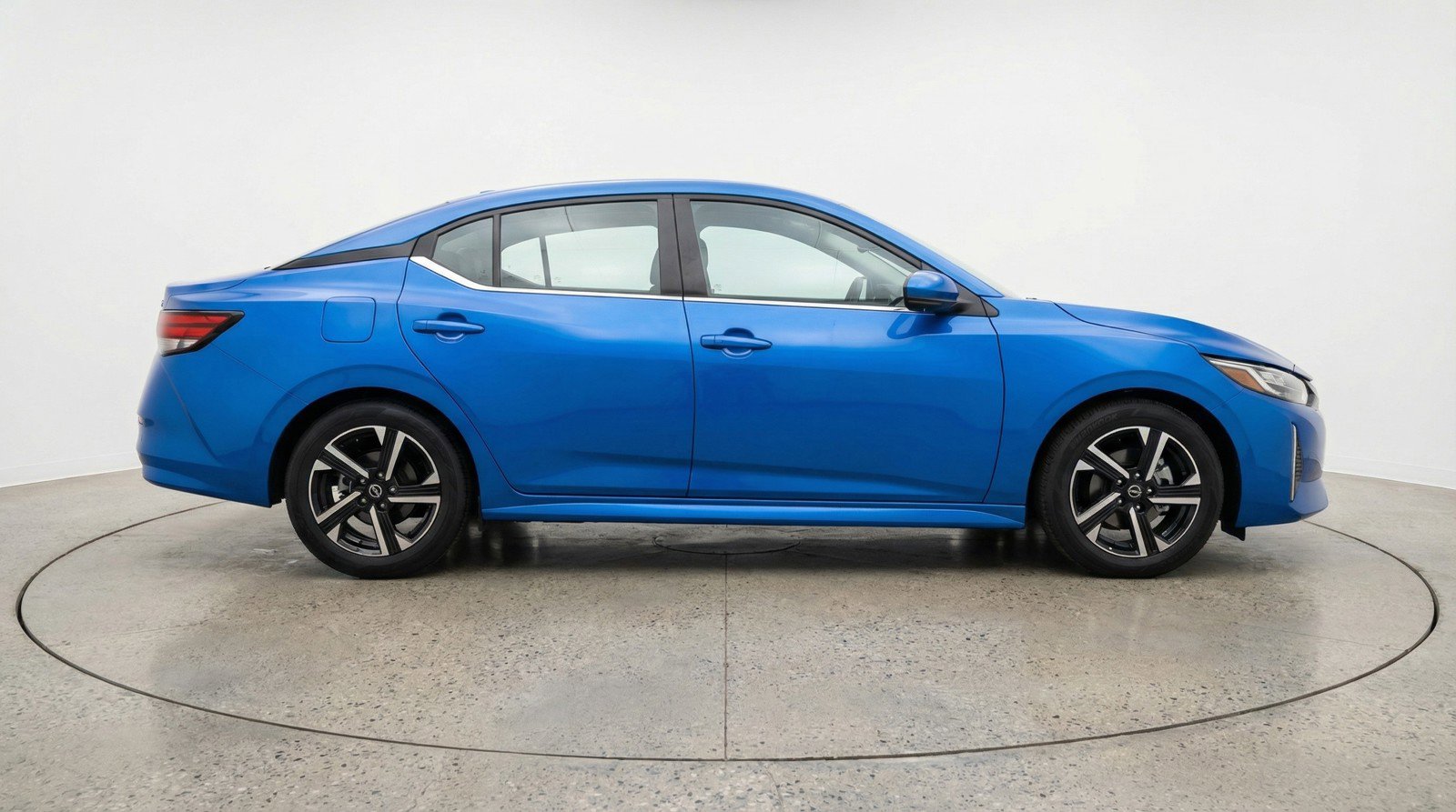 Used 2025 Nissan Sentra SV FWD image 9