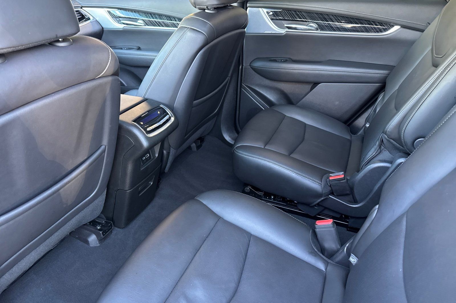 Certified 2025 Cadillac XT6 Premium Luxury image 13