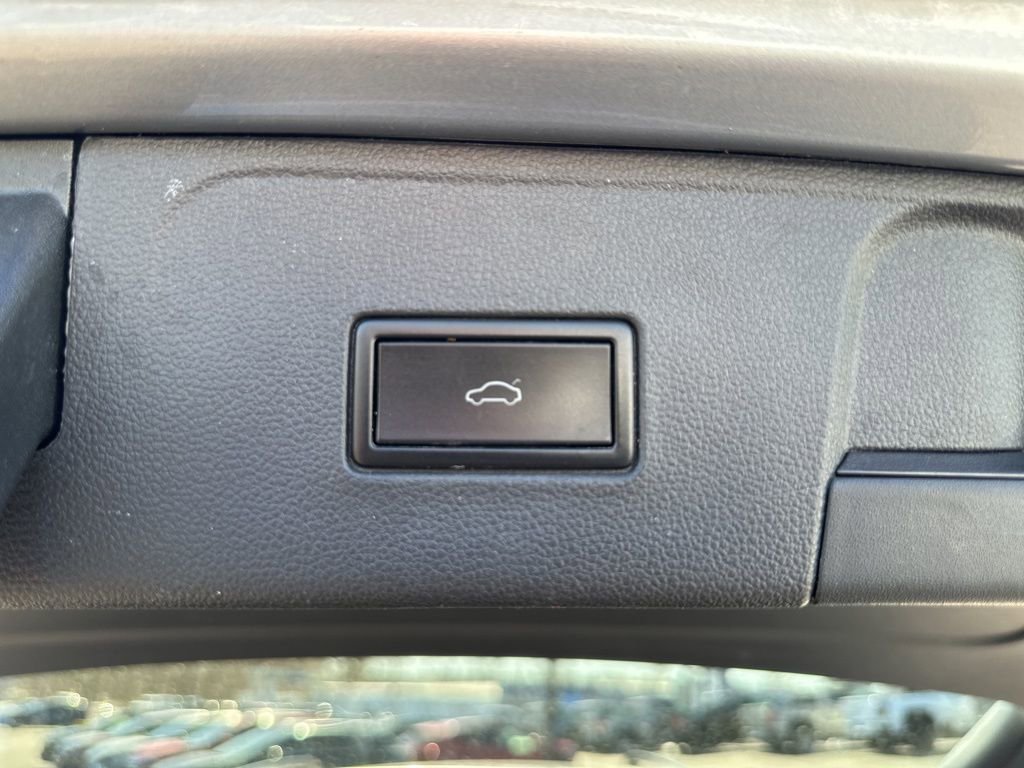 Used 2021 Volkswagen Atlas SE w/ Panoramic Sunroof Package image 11