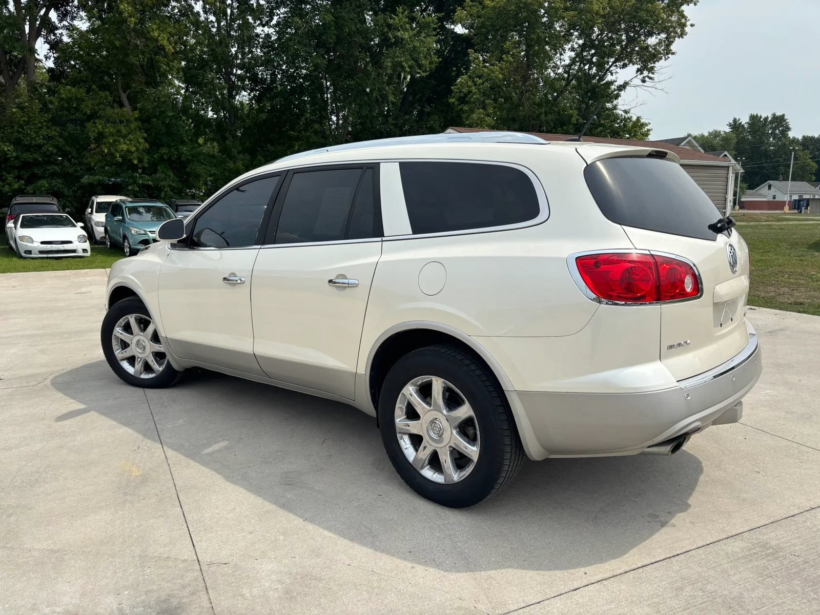 Used 2009 Buick Enclave CXL w/ Entertainment Package #2 AWD/4WD image 6