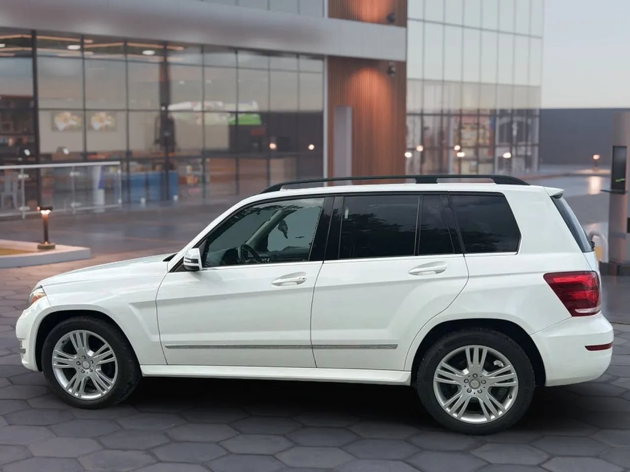 Used 2015 Mercedes-Benz GLK 350 2WD image 5