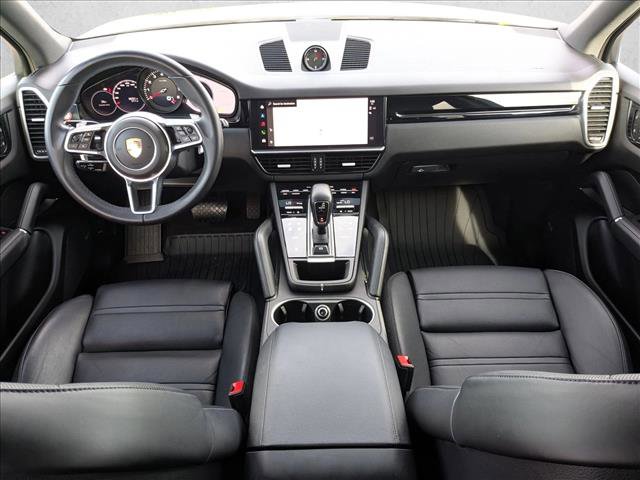 Used 2022 Porsche Cayenne image 18