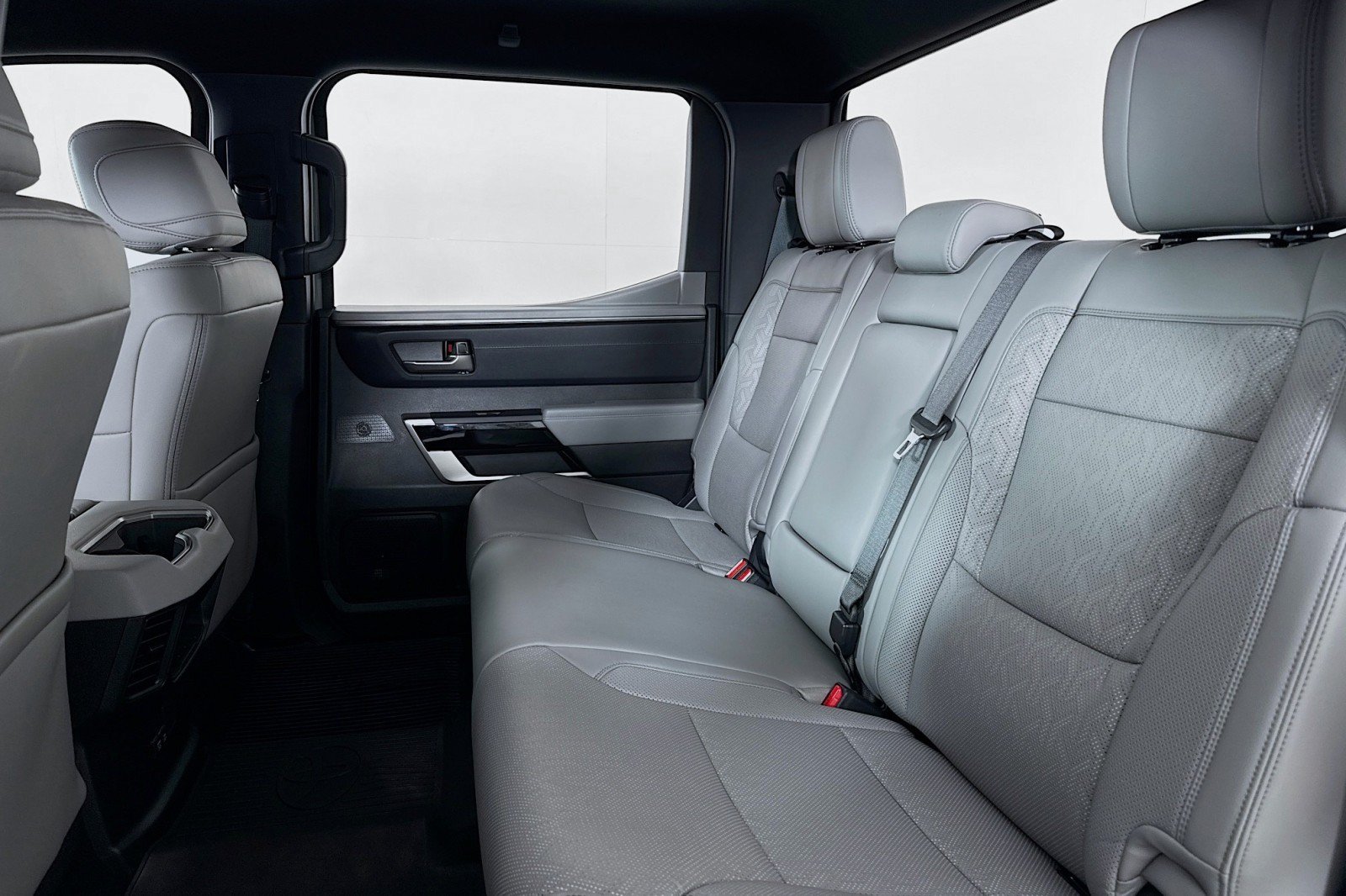 Used 2025 Toyota Tundra Limited AWD/4WD image 7