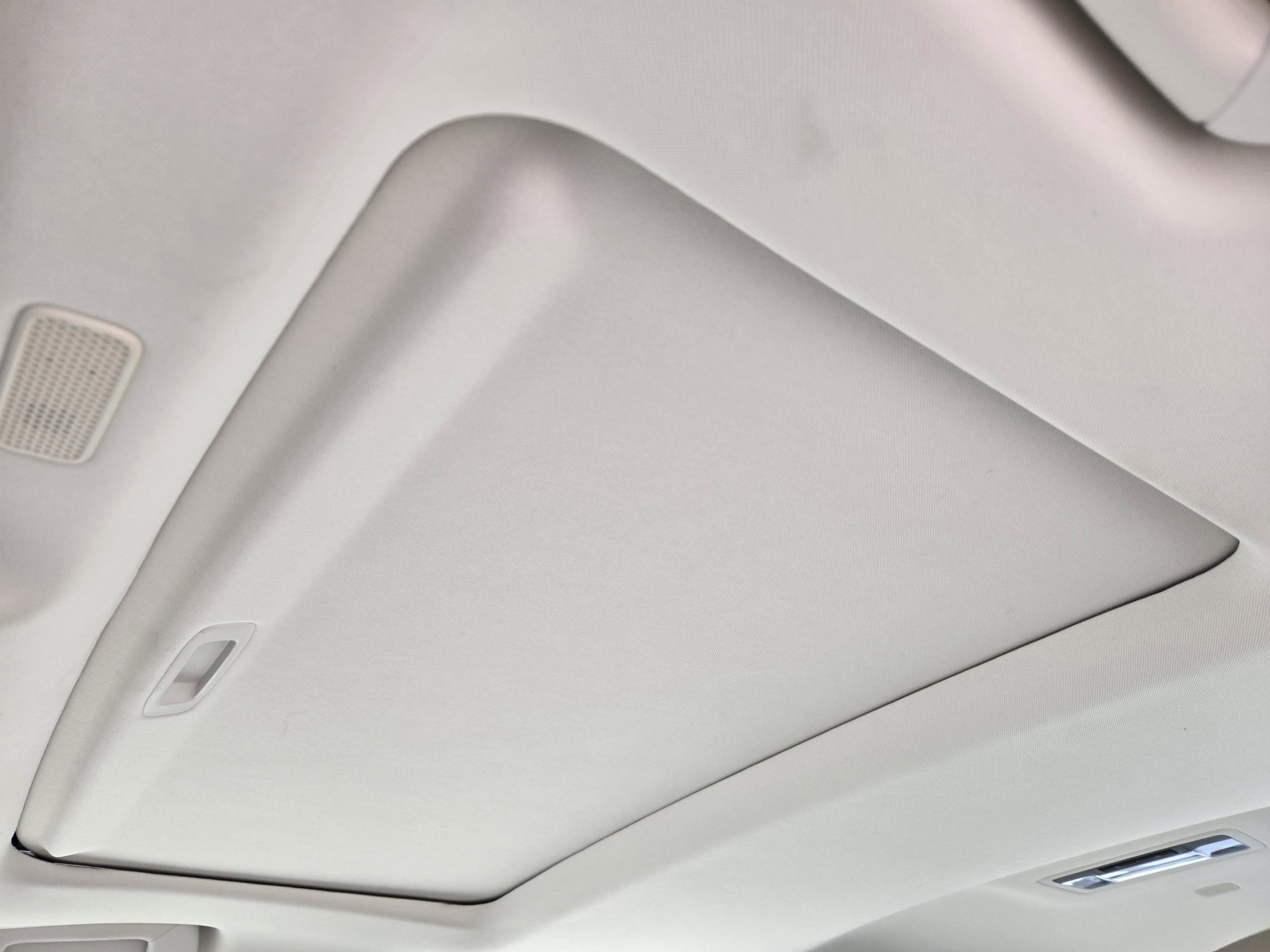 Used 2019 Lexus ES 300h w/ Premium Package image 26