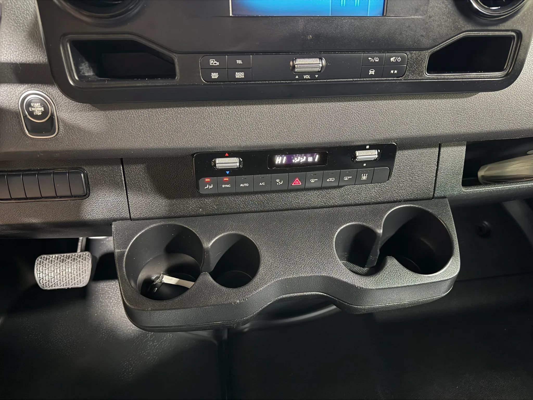 Used 2019 Mercedes-Benz Sprinter 2500 image 42
