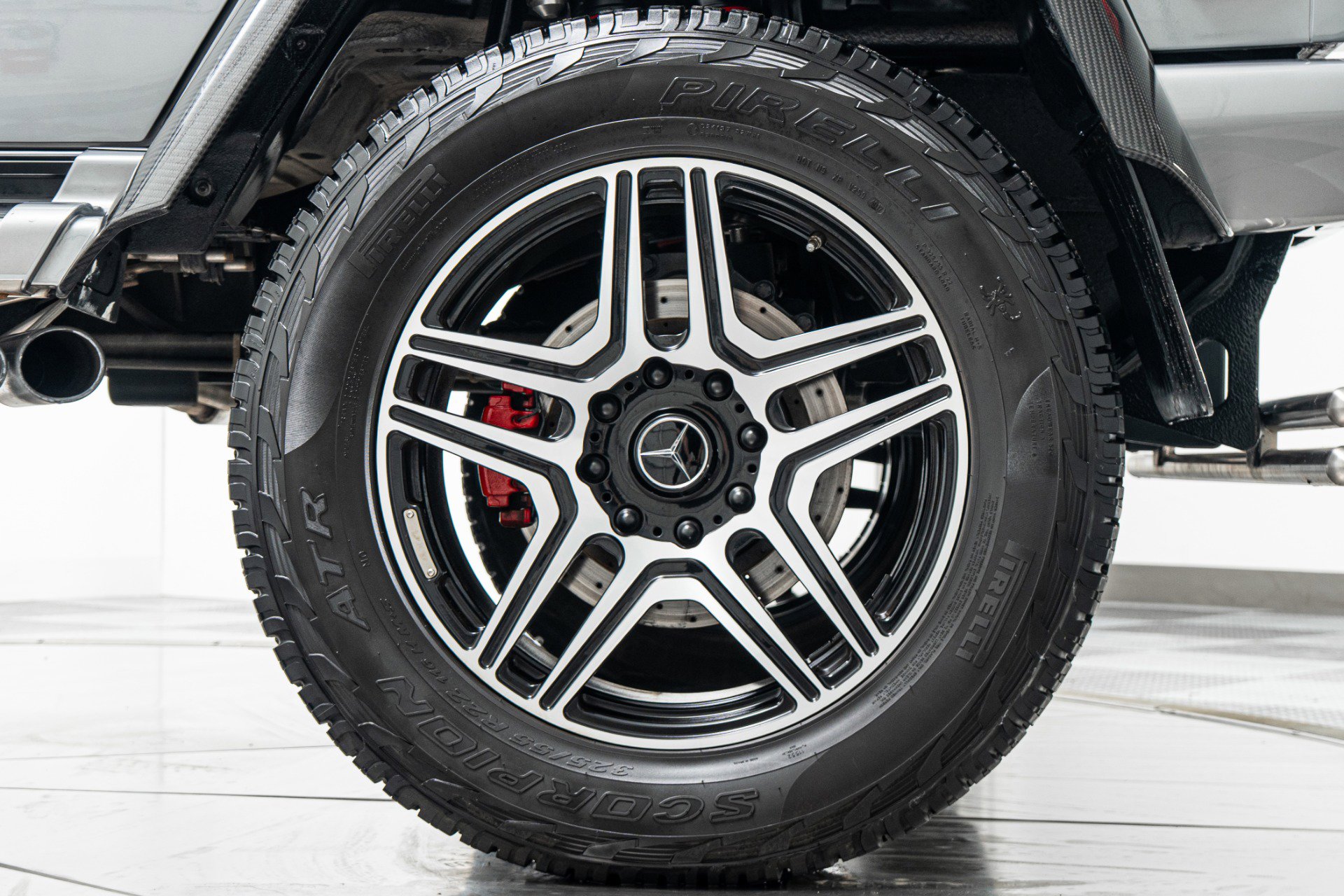 Used 2018 Mercedes-Benz G 550 Squared image 11