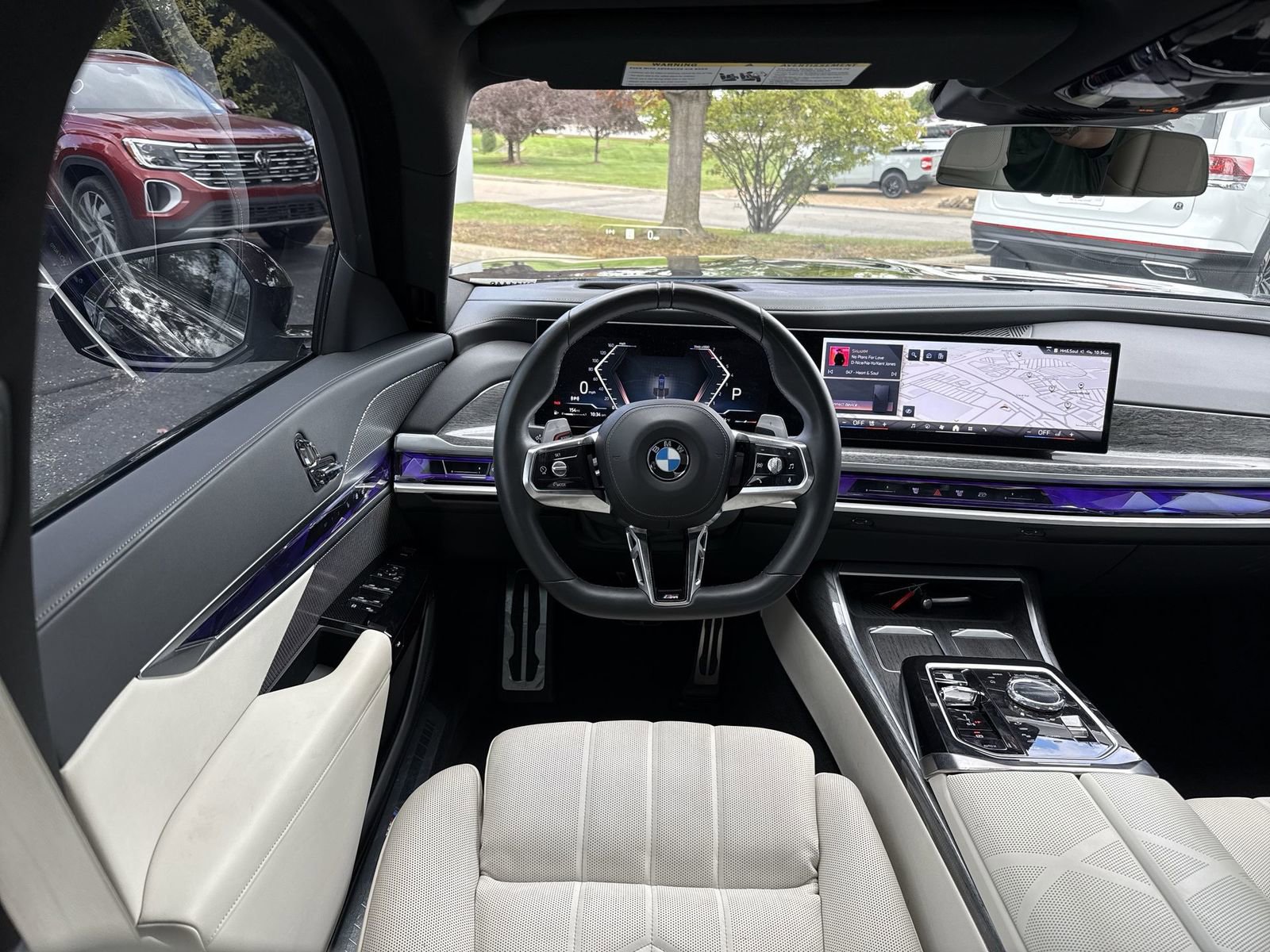 Used 2024 BMW 760i xDrive w/ Premium Package image 16