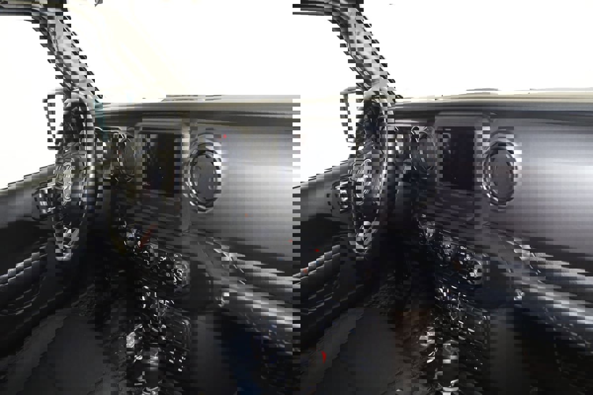 Used 2023 Jeep Wrangler Unlimited w/ Cold Weather Group image 36