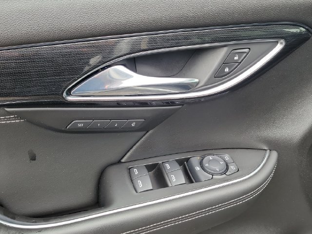 Used 2023 Buick Envision Essence w/ Sport Touring Package AWD/4WD image 25
