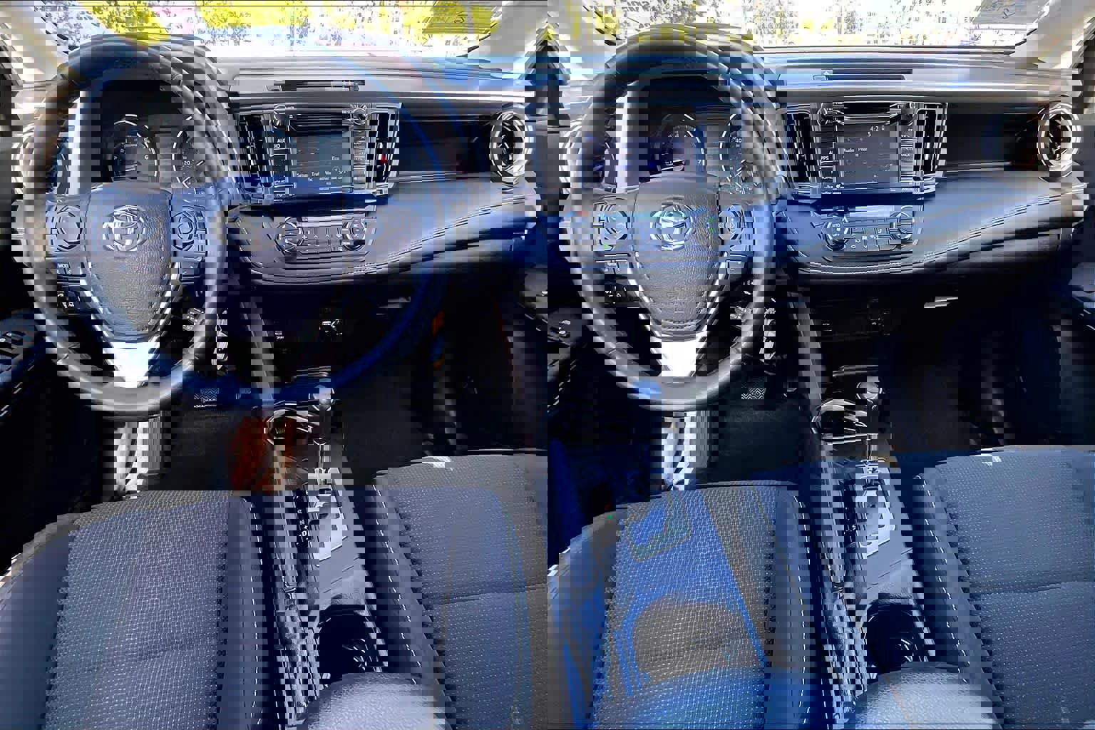 Used 2017 Toyota RAV4 XLE w/ Carpet Mat Package image 14