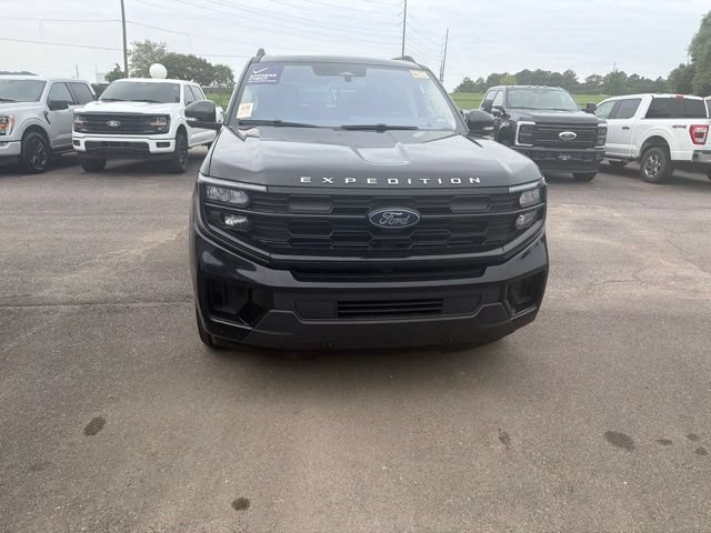 Used 2025 Ford Expedition Active AWD/4WD image 5