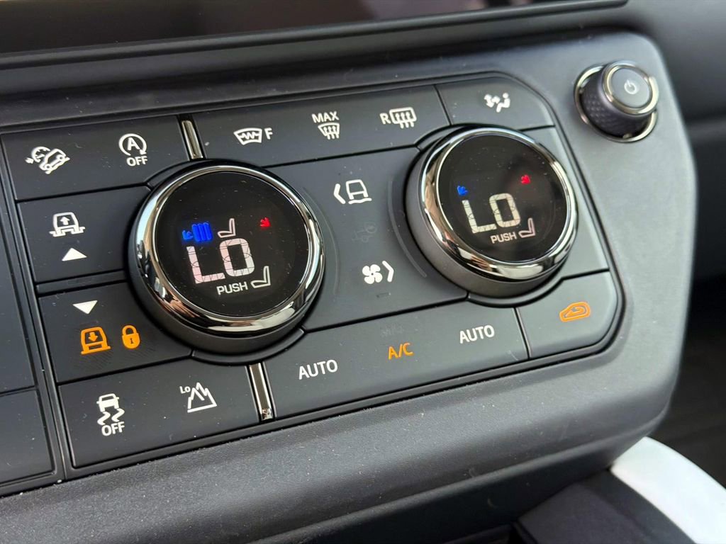 New 2026 Land Rover Defender 110 OCTA image 26