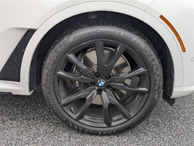 Used 2025 BMW X7 M60i w/ M Sport Professional Package image 12