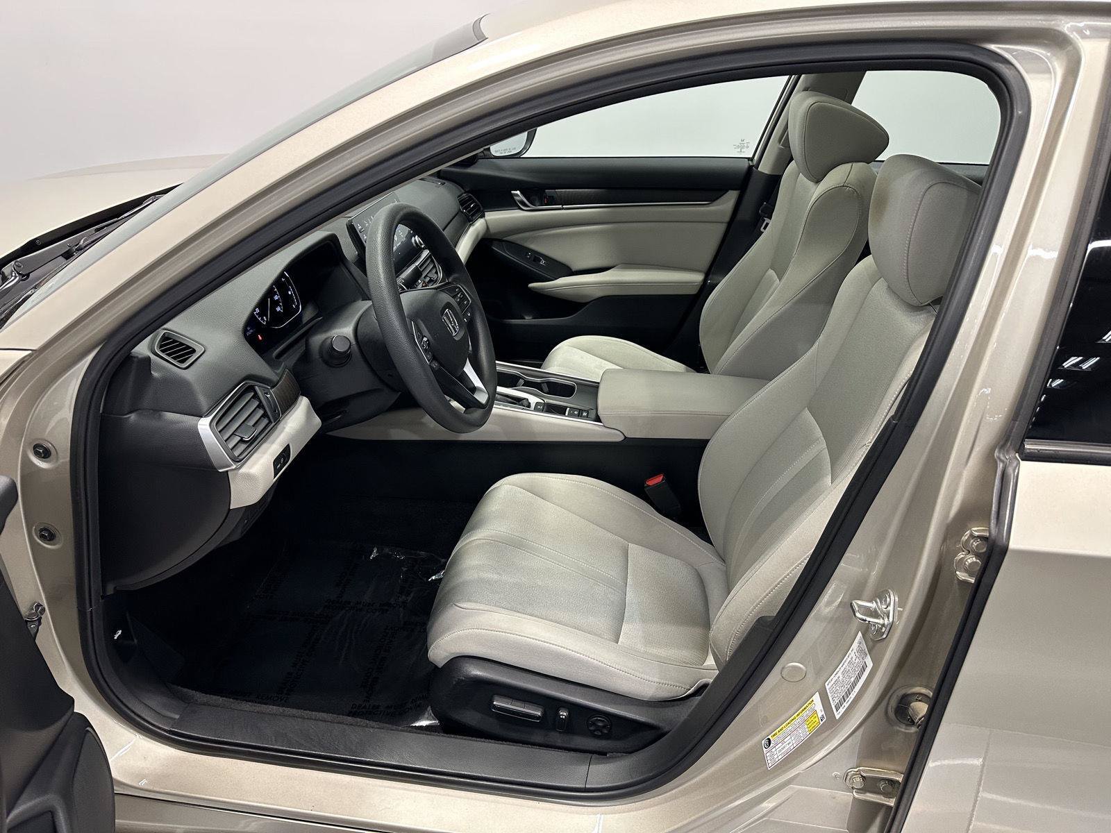 Used 2018 Honda Accord EX image 11