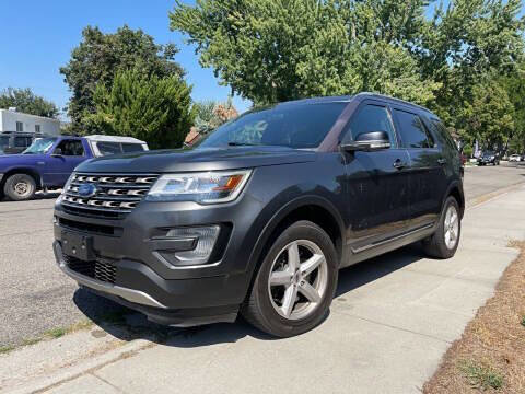 Used 2017 Ford Explorer XLT image 9