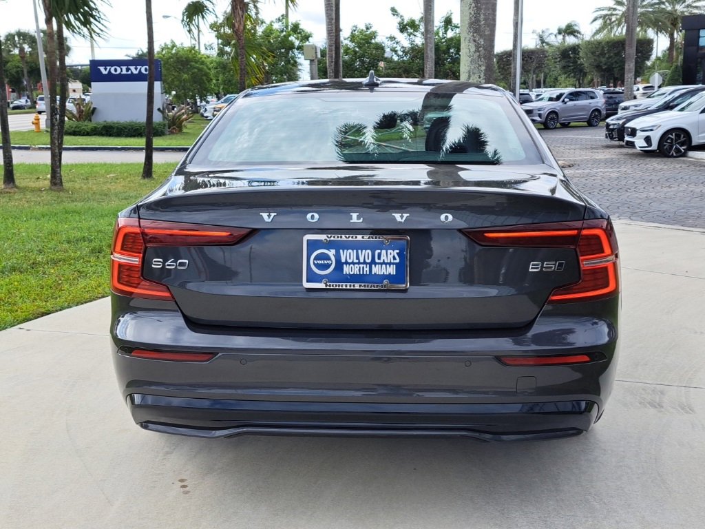 Used 2025 Volvo S60 B5 Core image 5